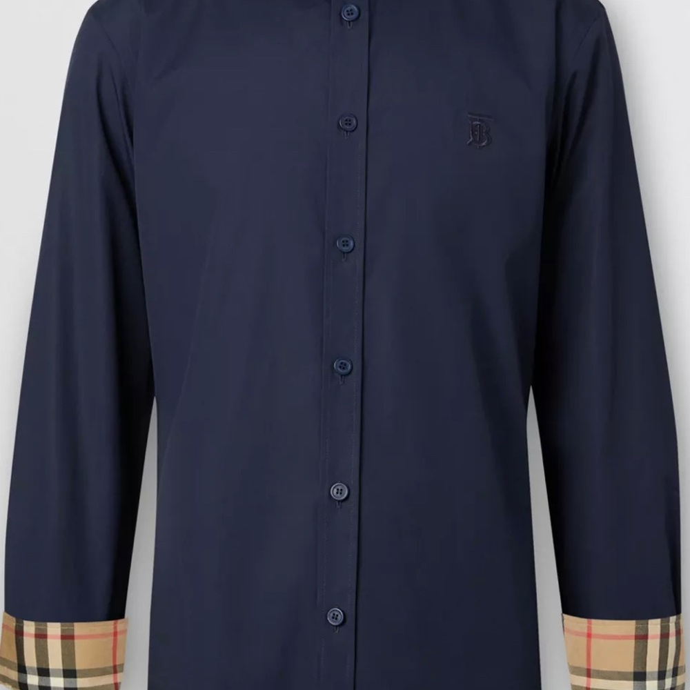 BURBERRY SHIRT !! Looks new